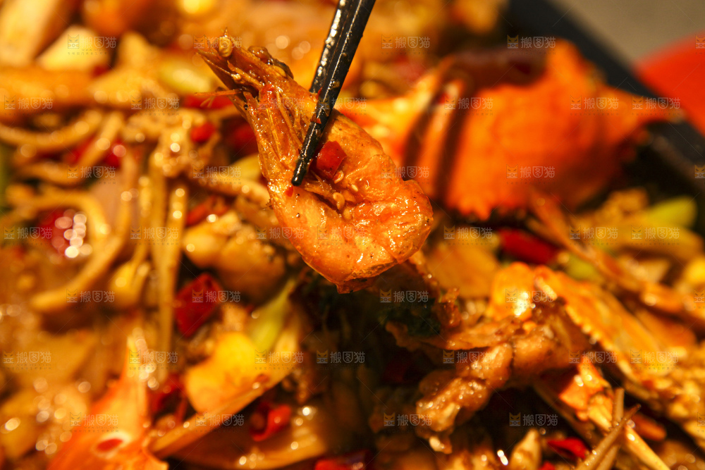 深底上的香辣肉蟹煲