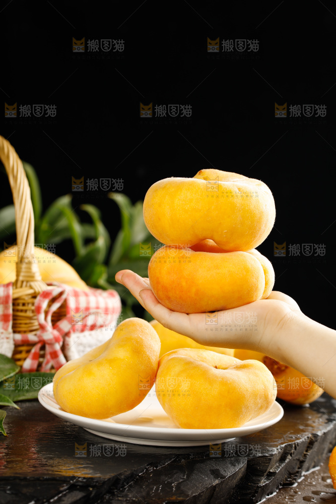 深底上的黄毛蟠桃