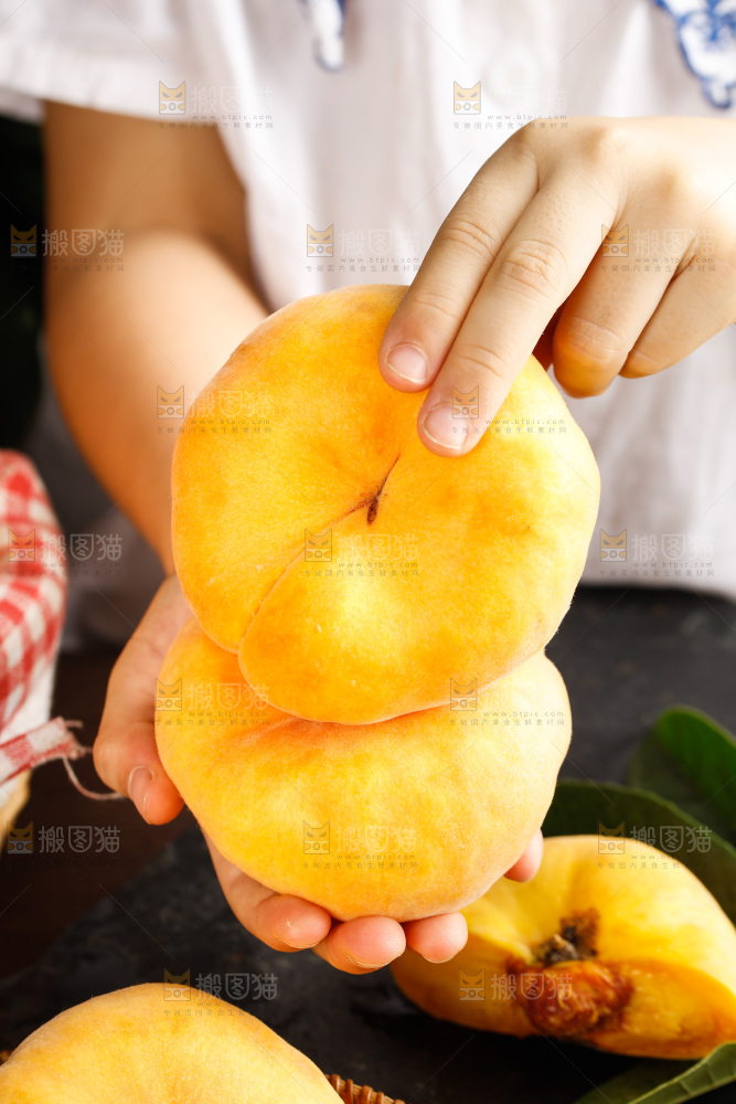 深底上的黄毛蟠桃