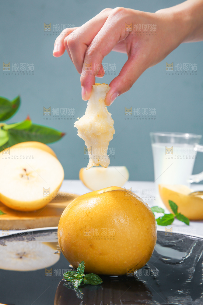 深底上放着的秋月梨