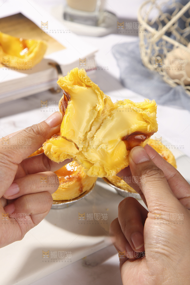 浅底上的葡式蛋挞