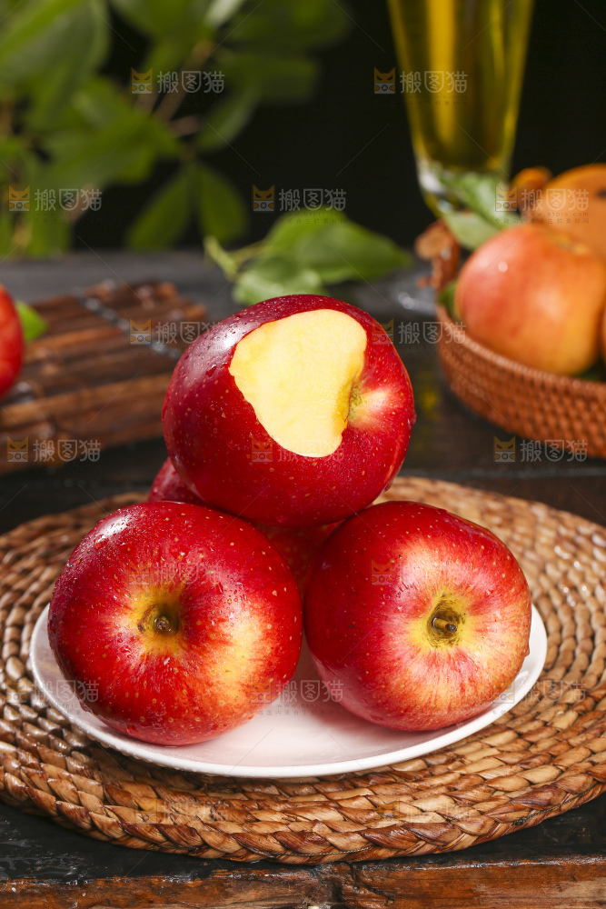 深底上的高原红苹果