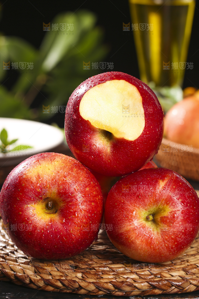 深底上的高原红苹果