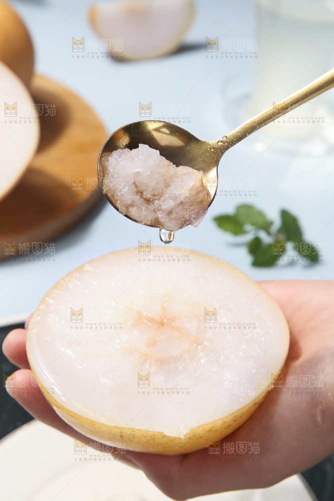 深底上放着的秋月梨