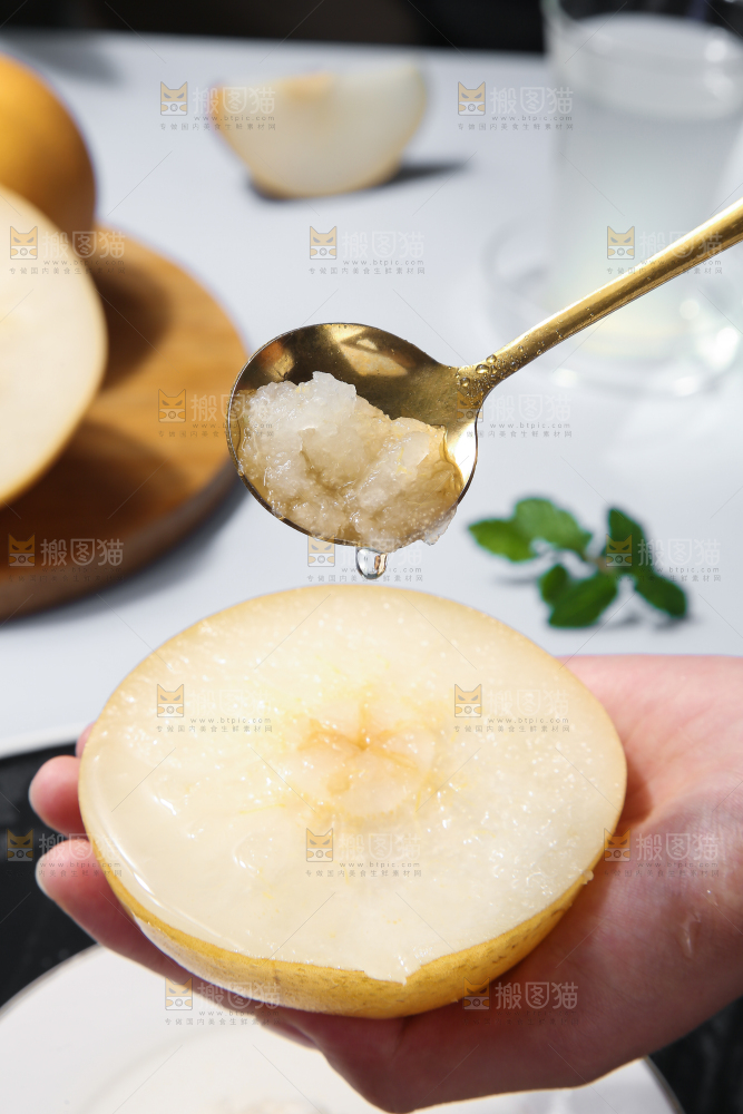 深底上放着的秋月梨
