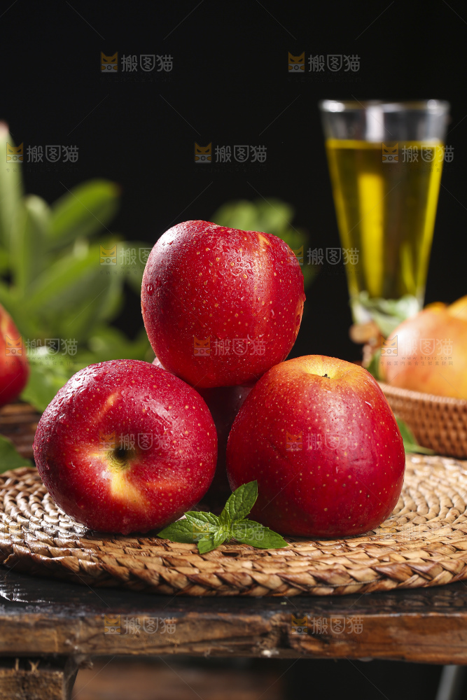深底上的高原红苹果