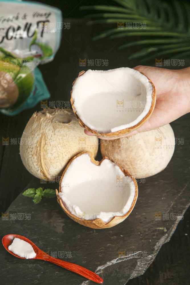深底上的泰国进口烤椰
