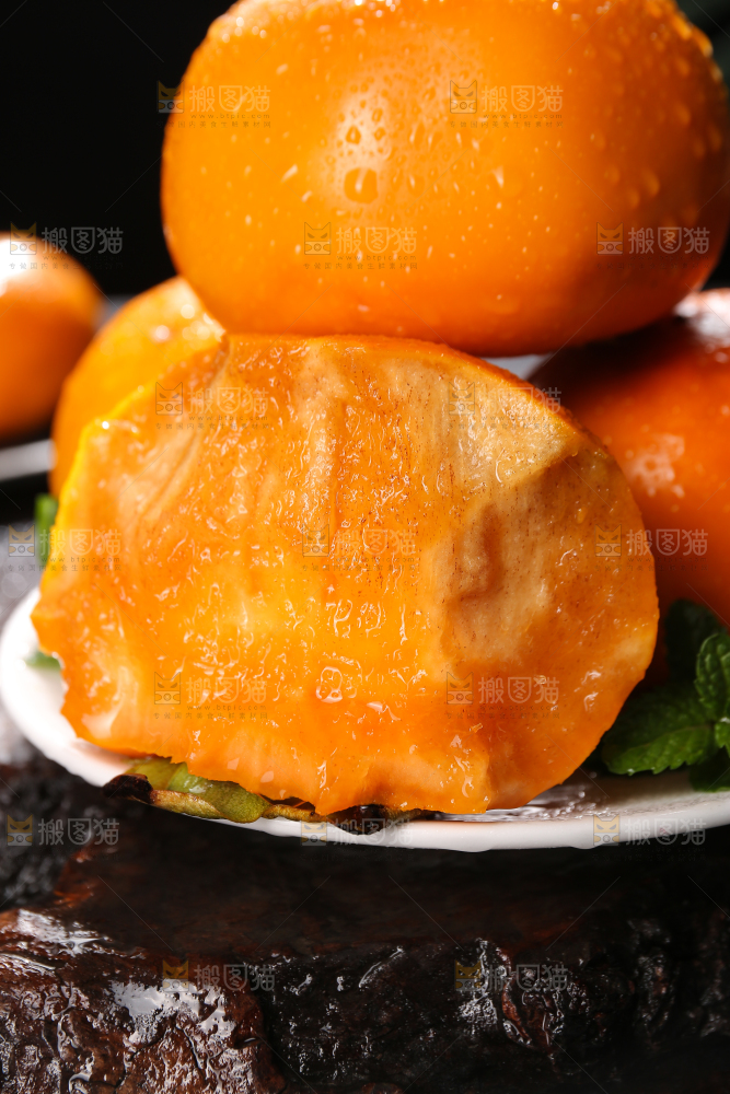 深底上的巧克力脆柿