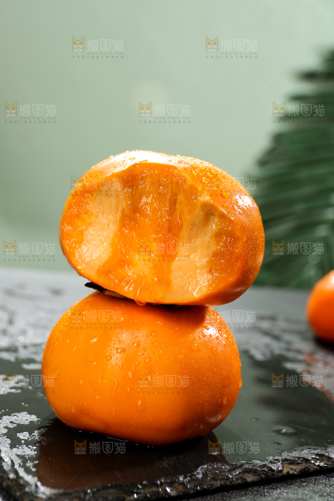 深底上的巧克力脆柿