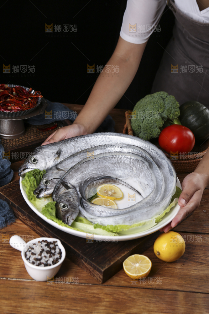 深底新鲜带鱼