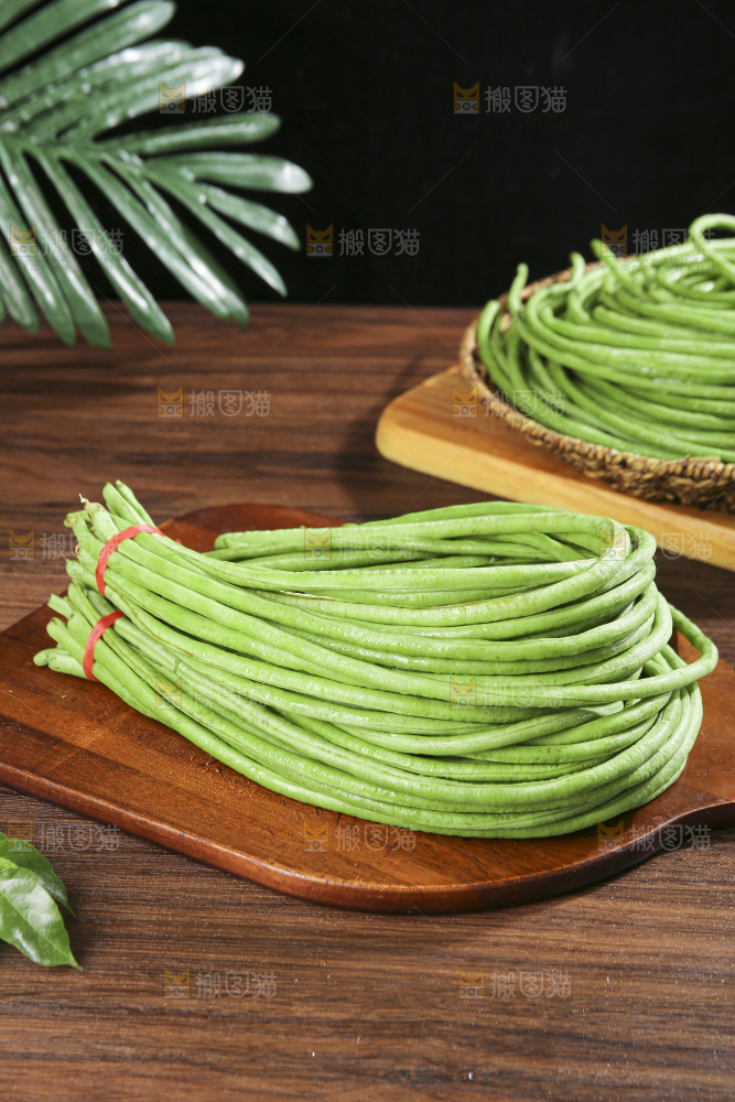 木底上的长豆角