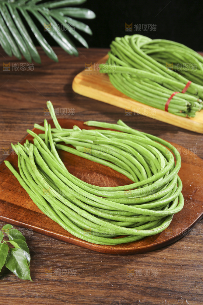 木底上的鲜嫩长豆角