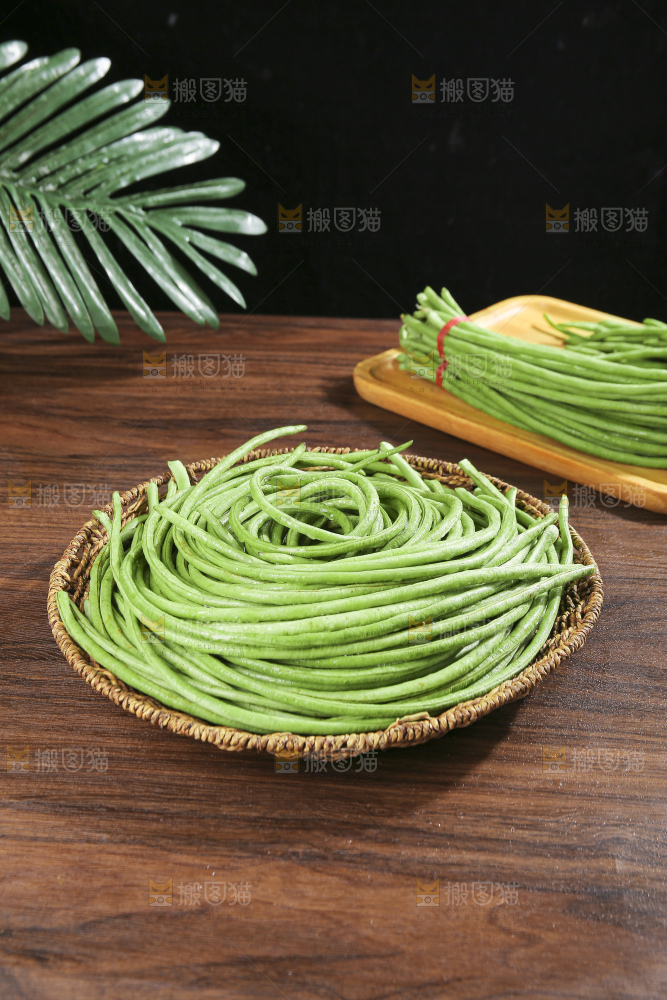 木底上的长豆角