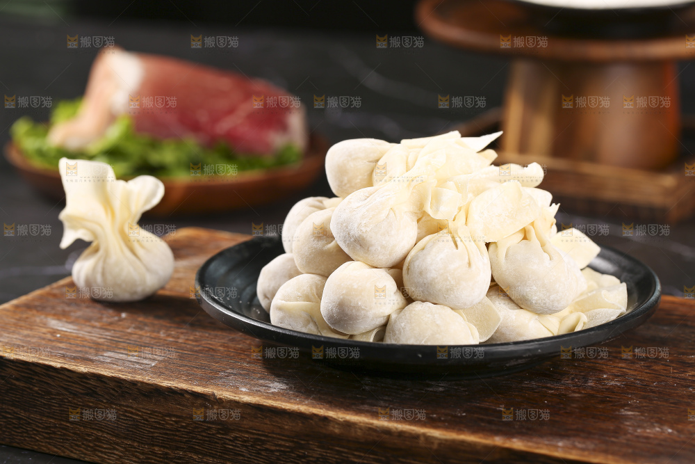 深底上的小金鱼馄饨