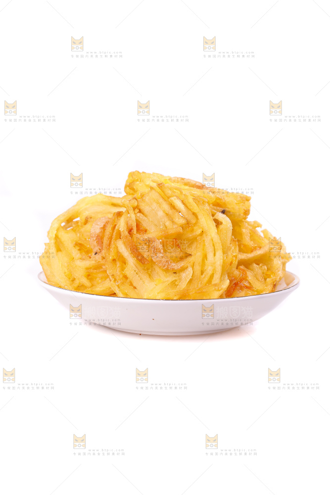 白底上的土豆鲜虾饼