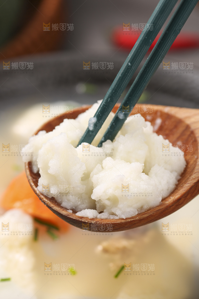 深底上放着灵芝山药