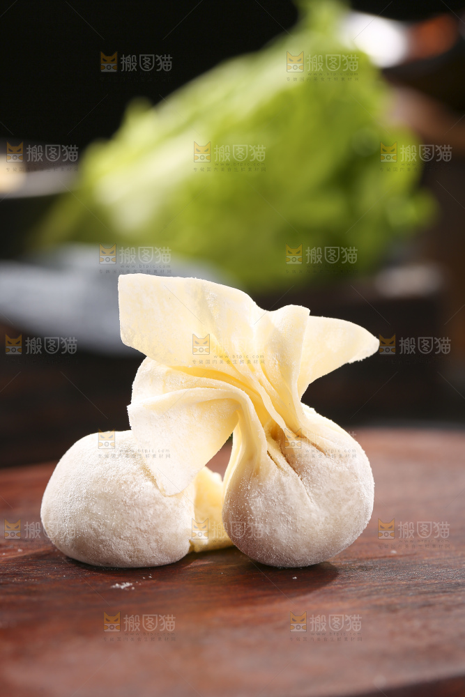 深底上的小金鱼馄饨