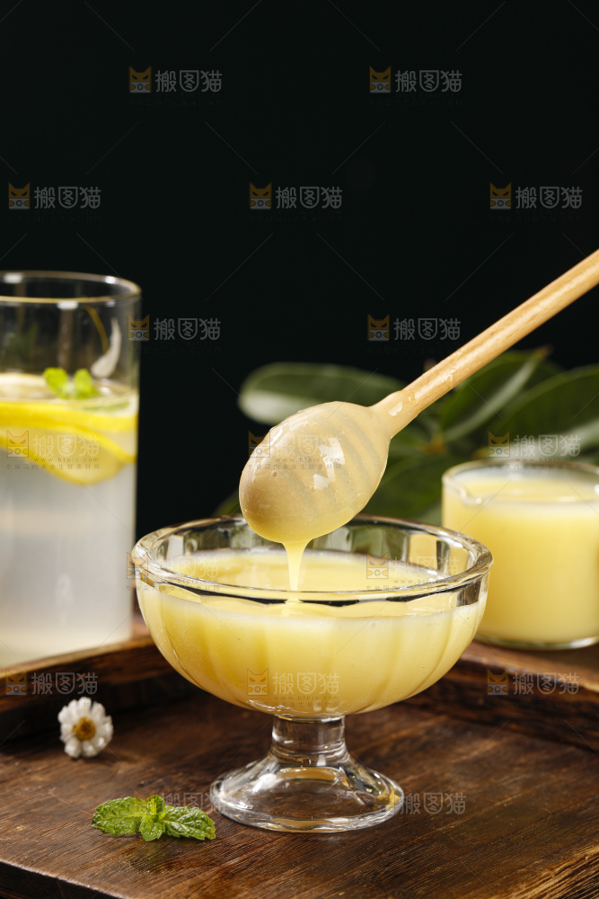 深底上的蜂王浆