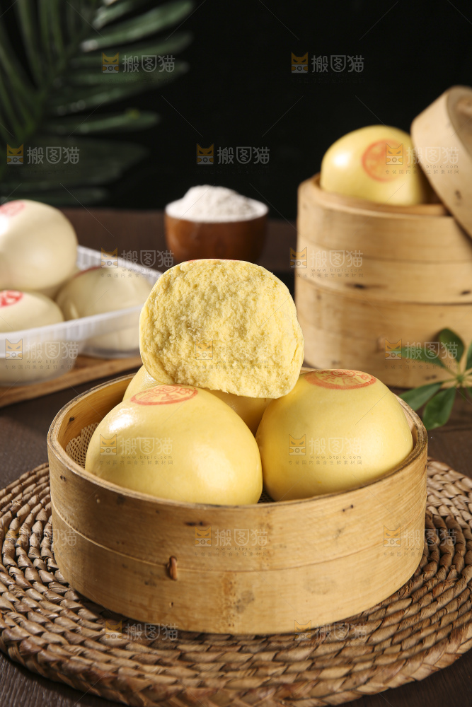 深底上的玉米馒头