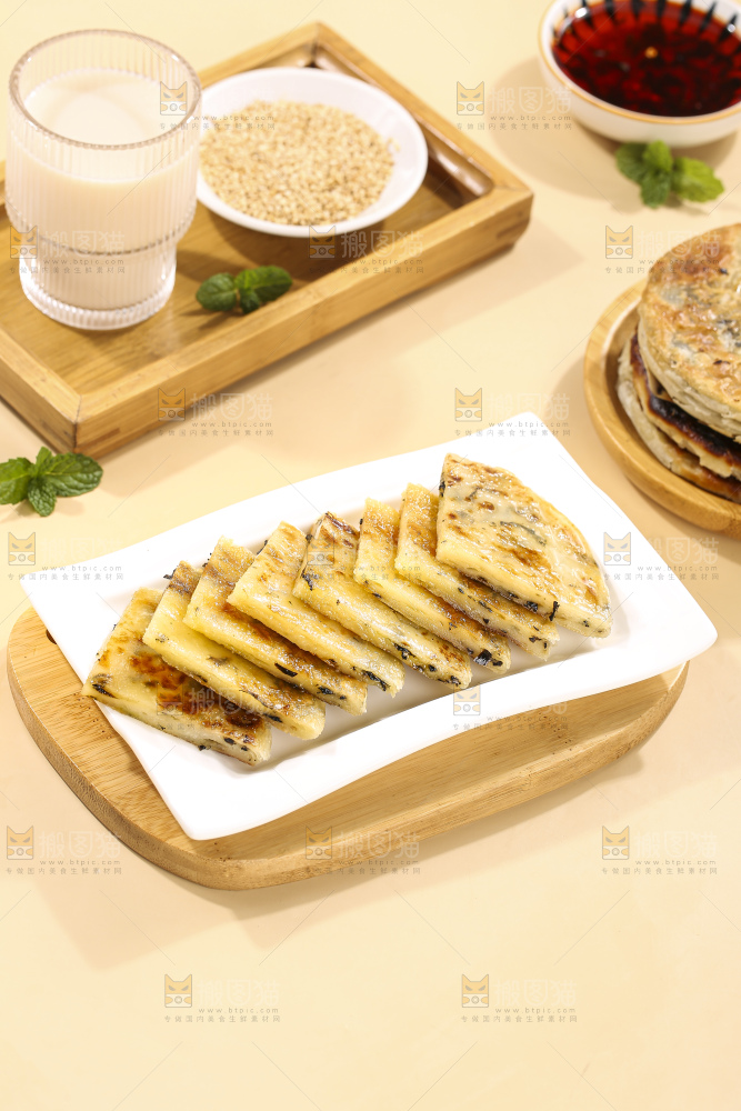 浅底上的梅干菜饼