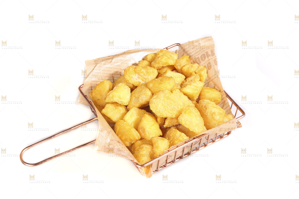 白底上的锅巴土豆