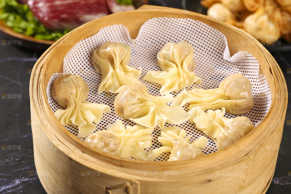 深底上的小金鱼馄饨