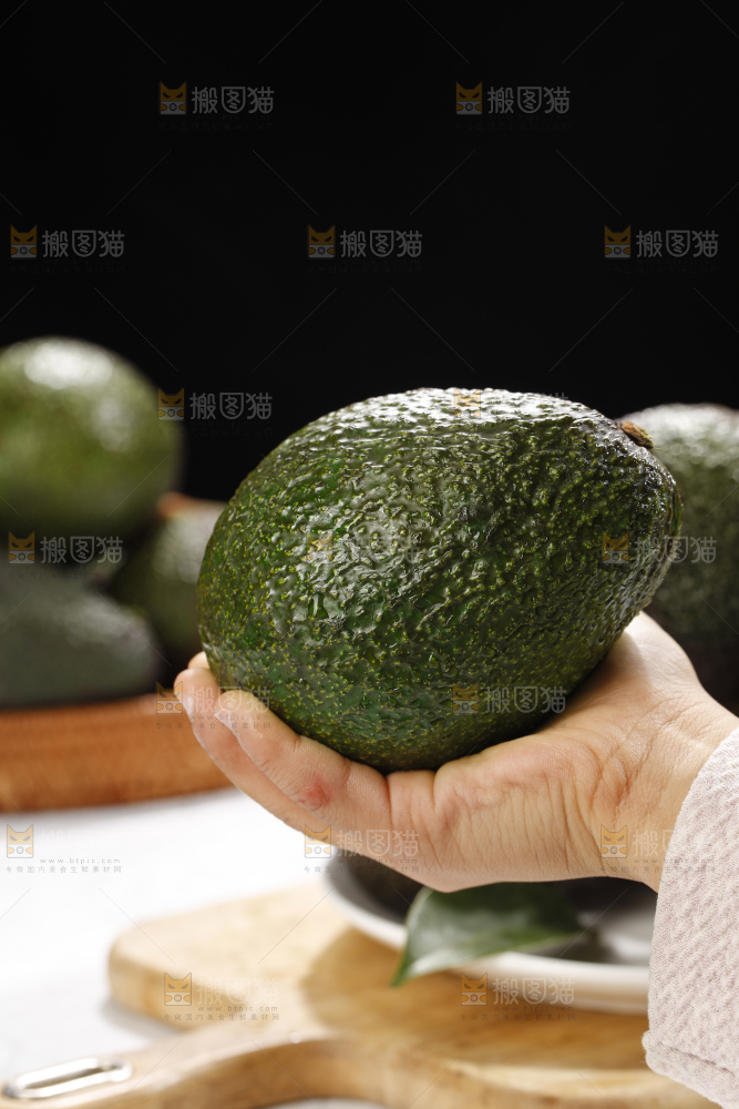 浅底上的牛油果