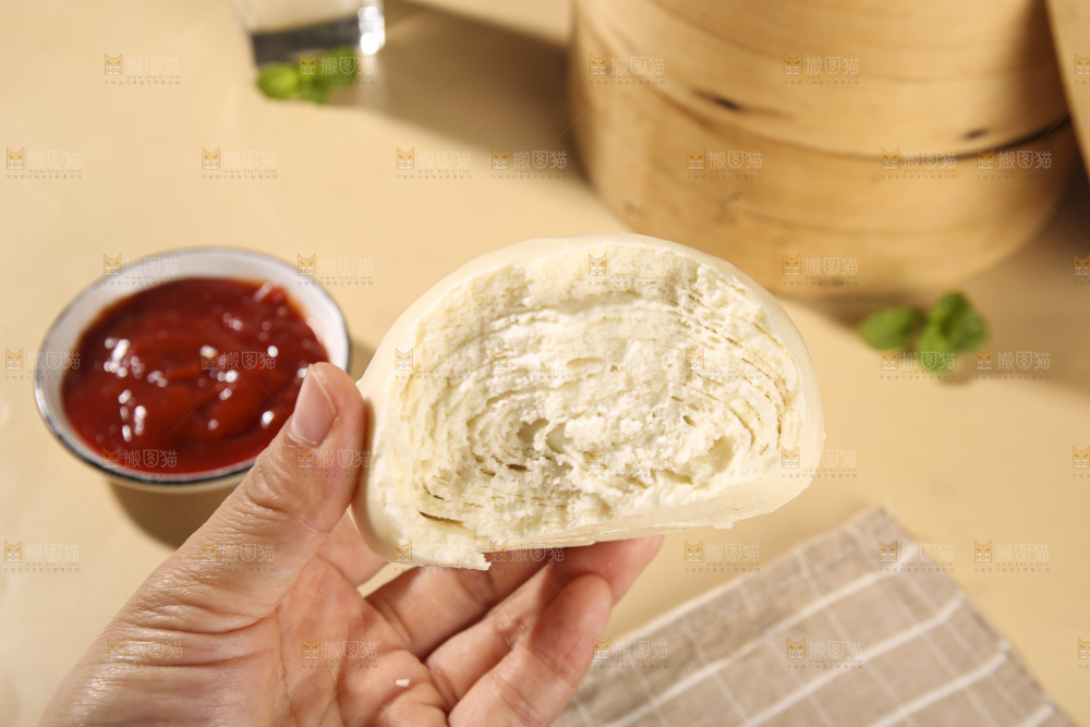 浅底上的白面馒头