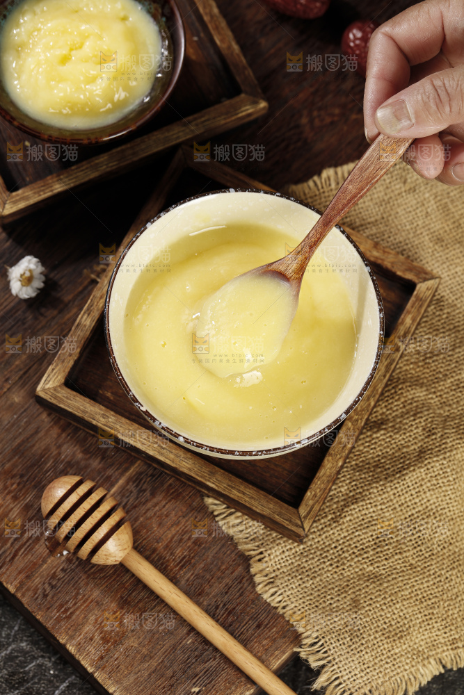 深底上的蜂王浆