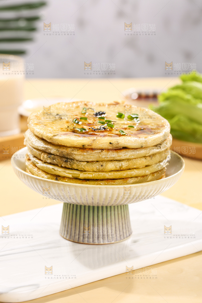 浅底上的梅干菜饼