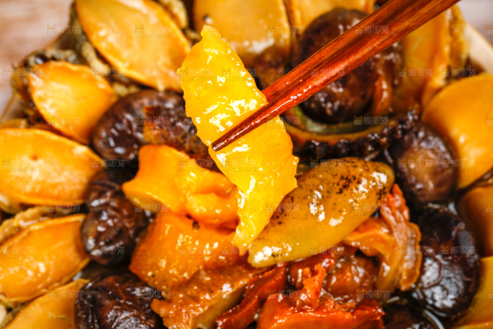 深底上的佛跳墙食材