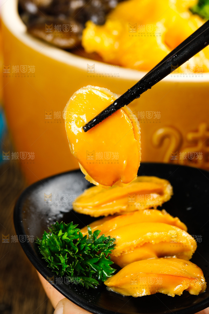 深底上的佛跳墙食材