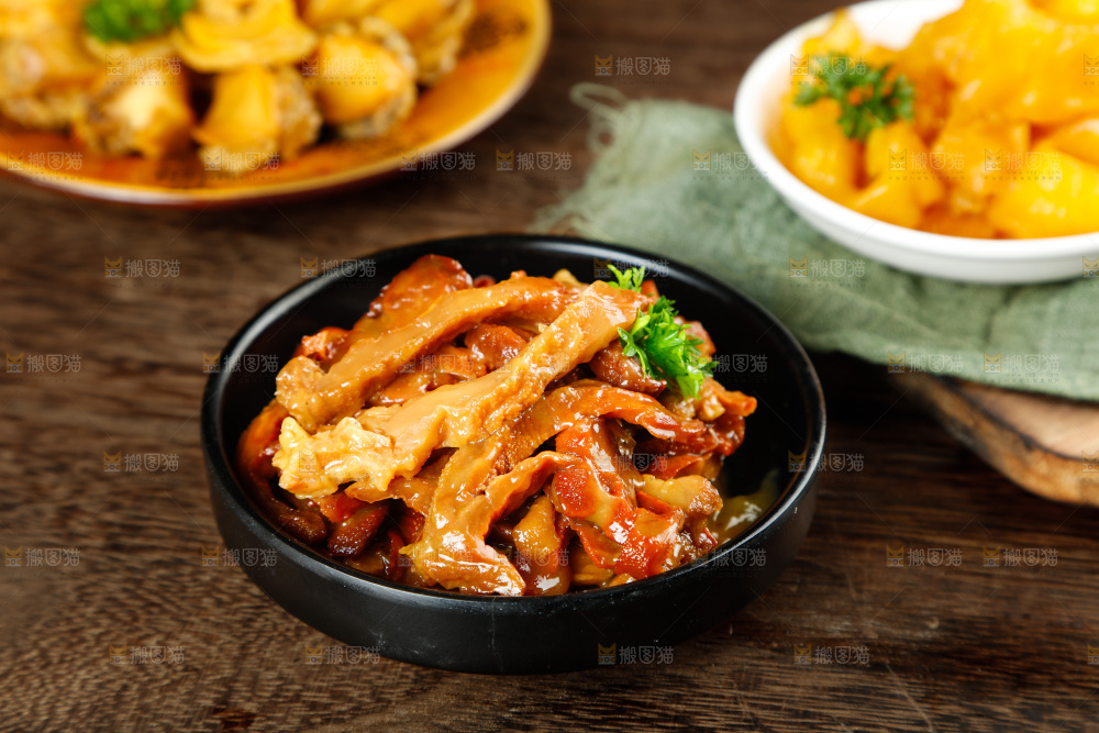 深底上的佛跳墙食材