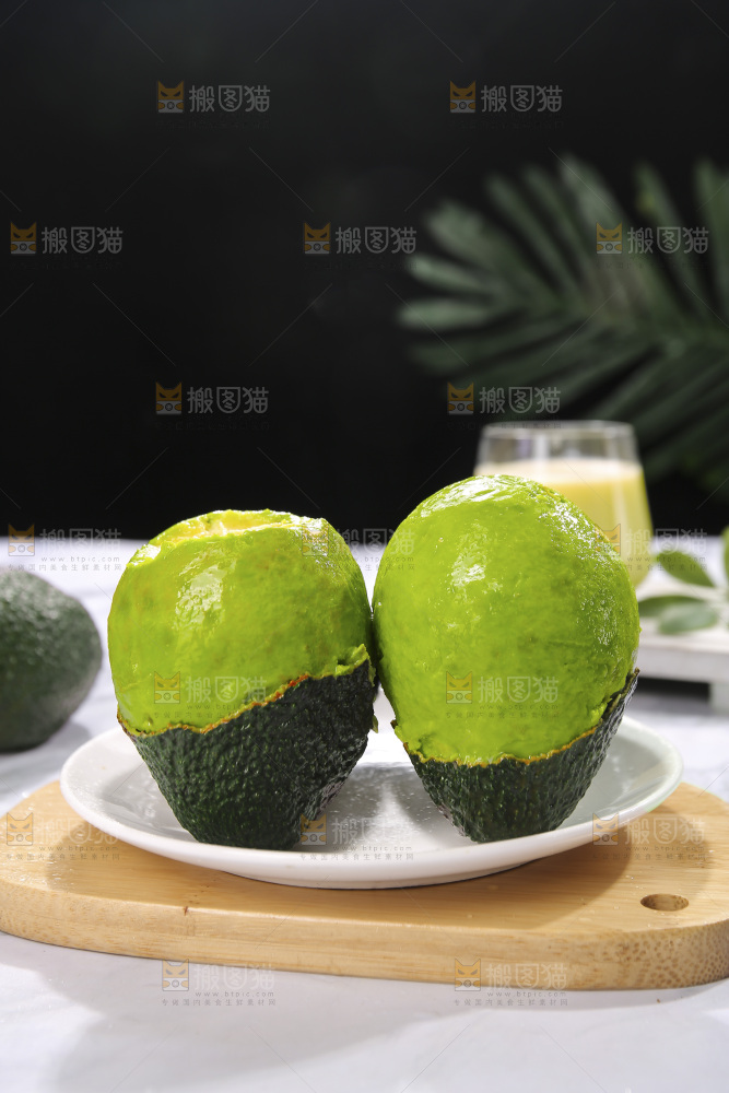浅底上的巨无霸牛油果