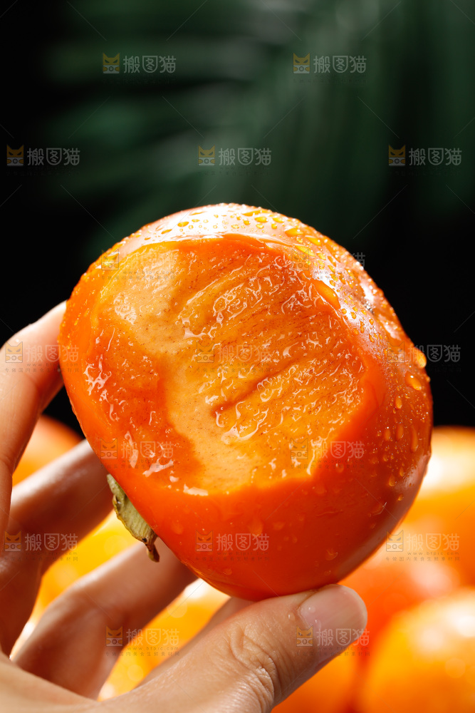 深底上的巧克力脆柿