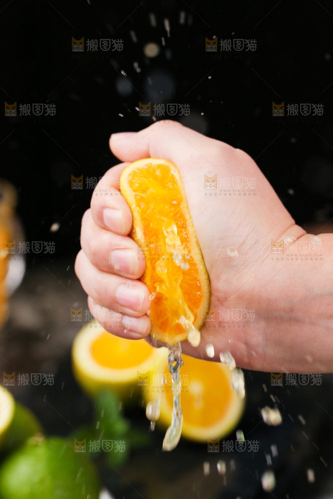 深底上放着的冰糖橙
