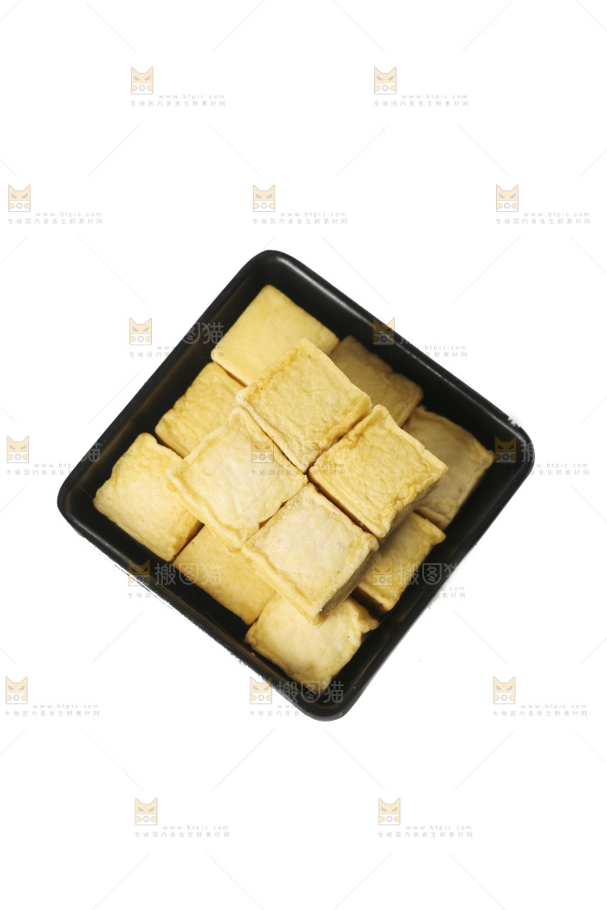 白底上的火锅丸子