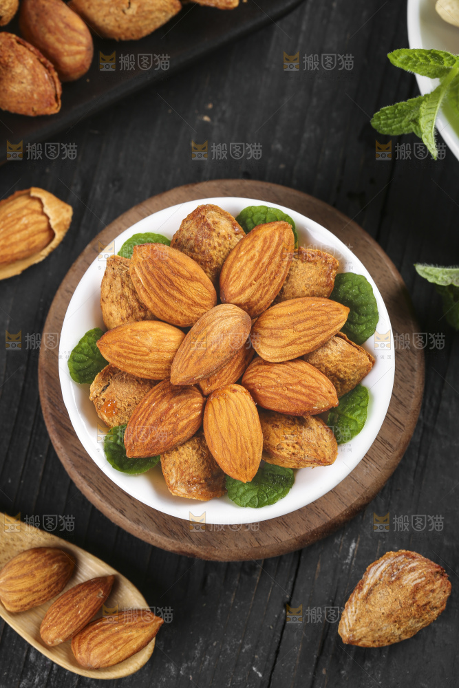深底上的扁桃仁