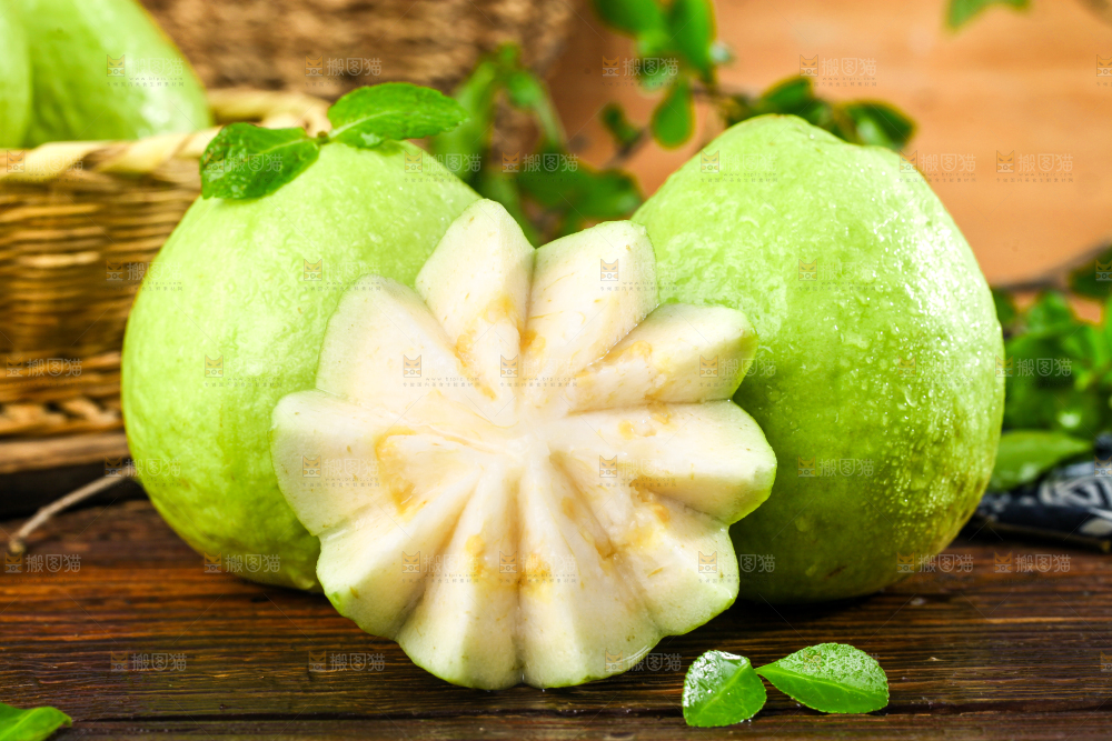 深底上的白心芭乐