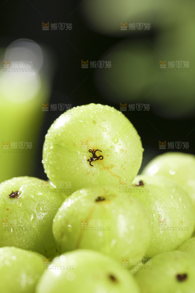 深底上的油甘果