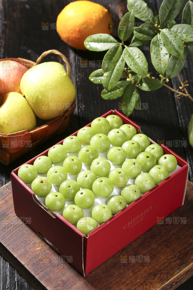 深底上的油甘果