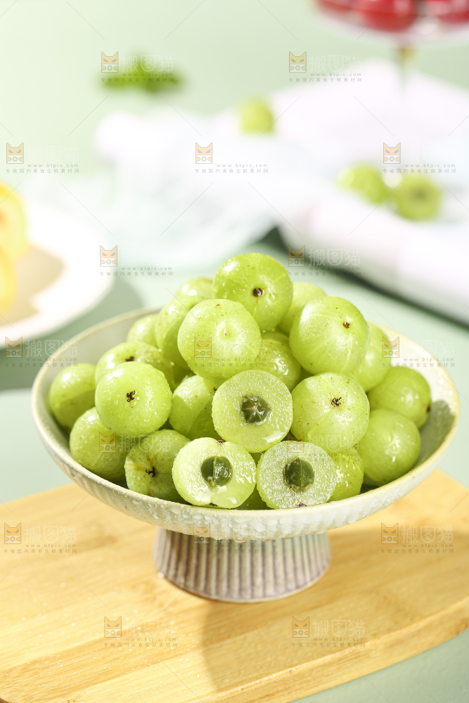 浅底上的油甘果