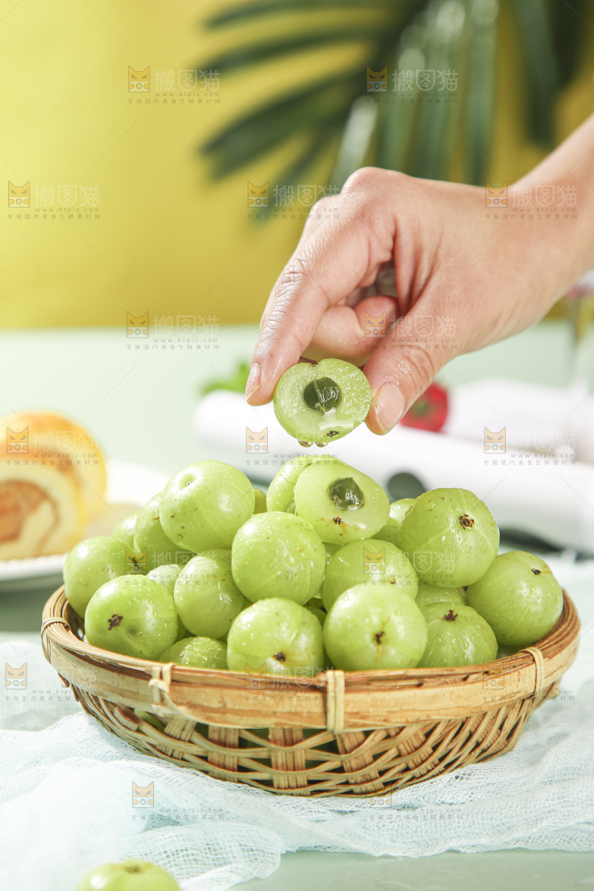 浅底上的油甘果