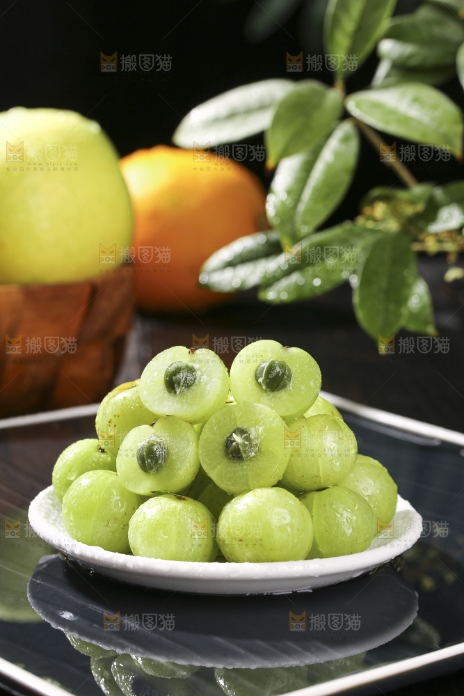 深底上的油甘果