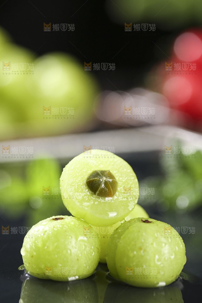 深底上的油甘果