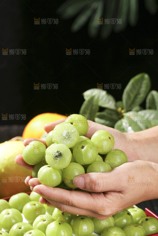 深底上的油甘果