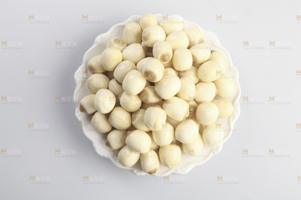 白底上的莲子