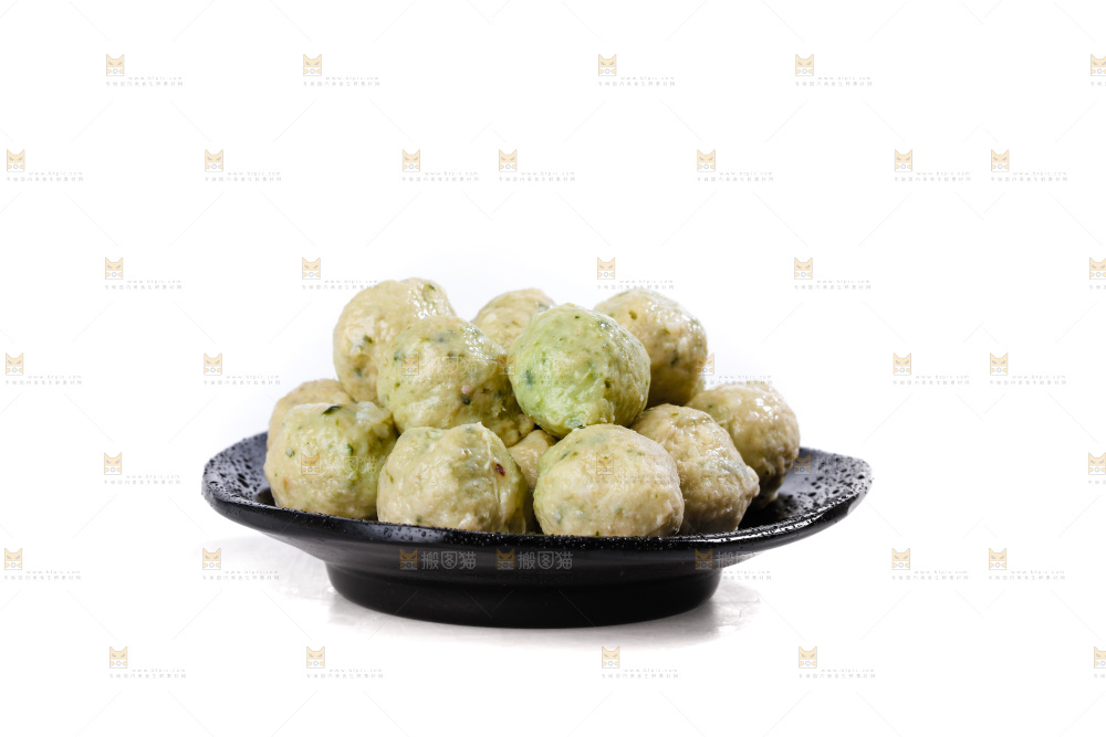 白底上的火锅丸子