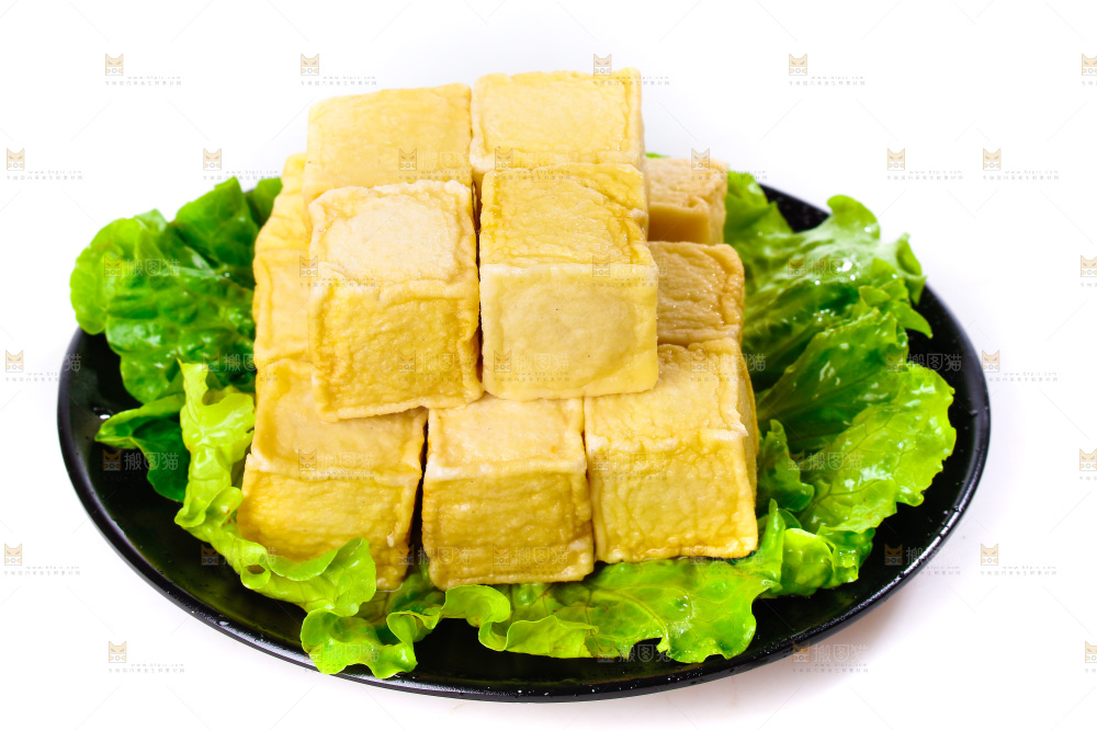 白底上的火锅丸子