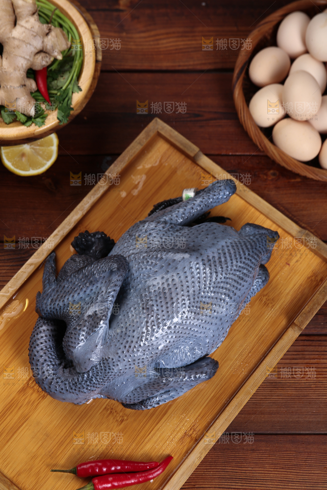 深底上的鲜乌鸡